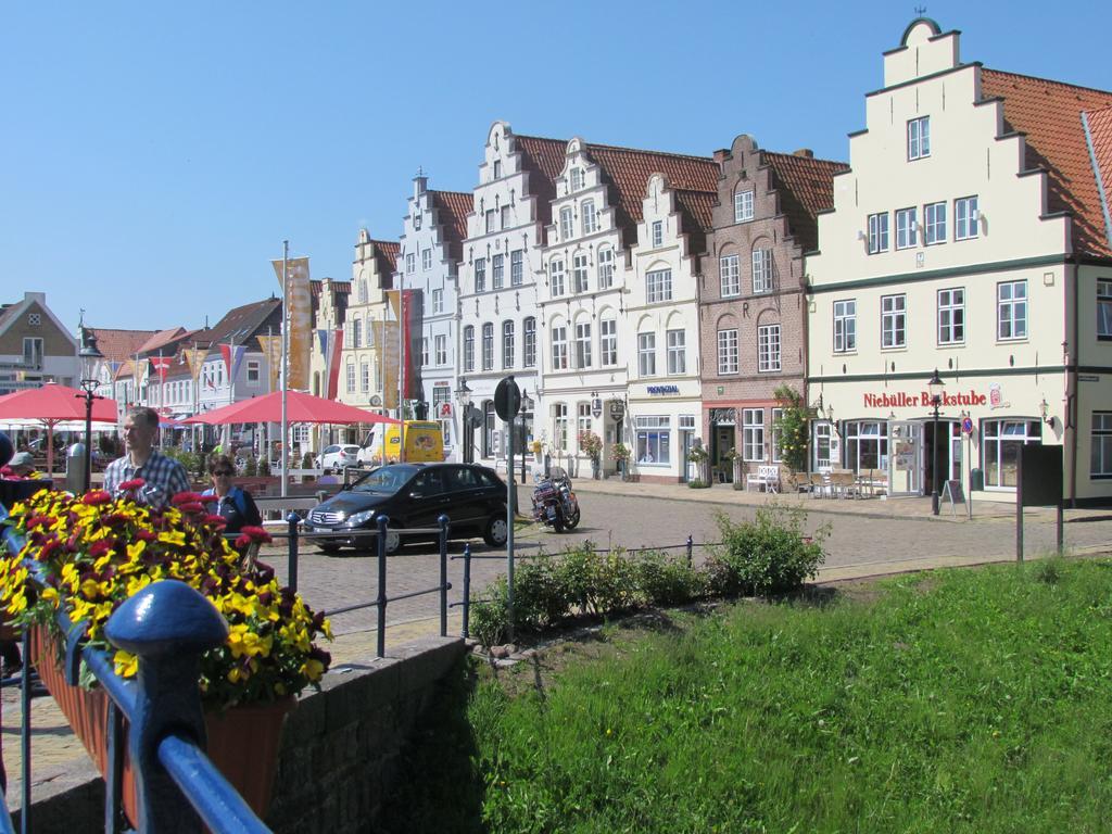 Apartments Im Froschhaus Mit Fruehstueckskuechen Friedrichstadt Eksteriør bilde
