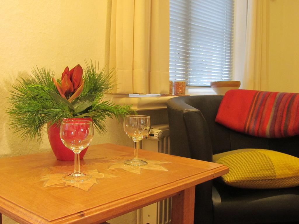 Apartments Im Froschhaus Mit Fruehstueckskuechen Friedrichstadt Rom bilde