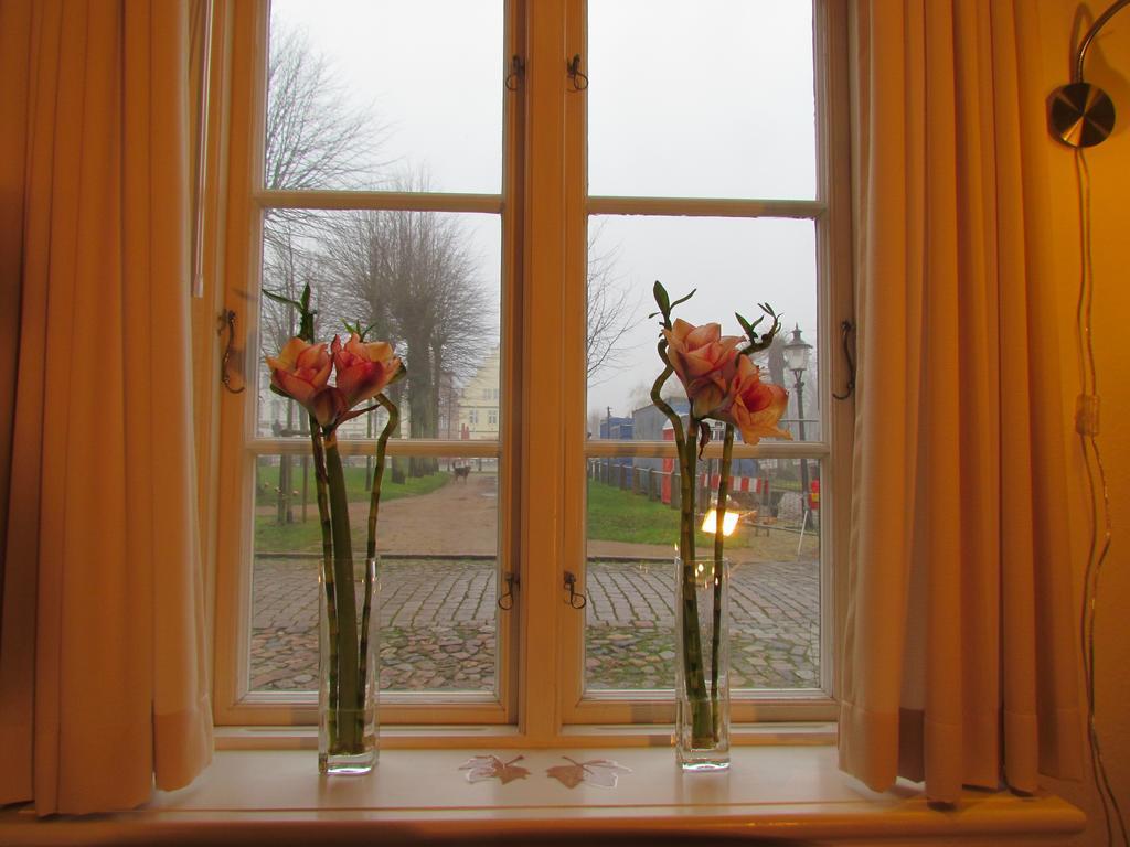 Apartments Im Froschhaus Mit Fruehstueckskuechen Friedrichstadt Eksteriør bilde