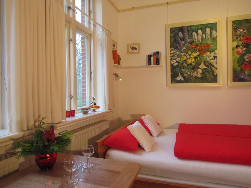 Apartments Im Froschhaus Mit Fruehstueckskuechen Friedrichstadt Rom bilde