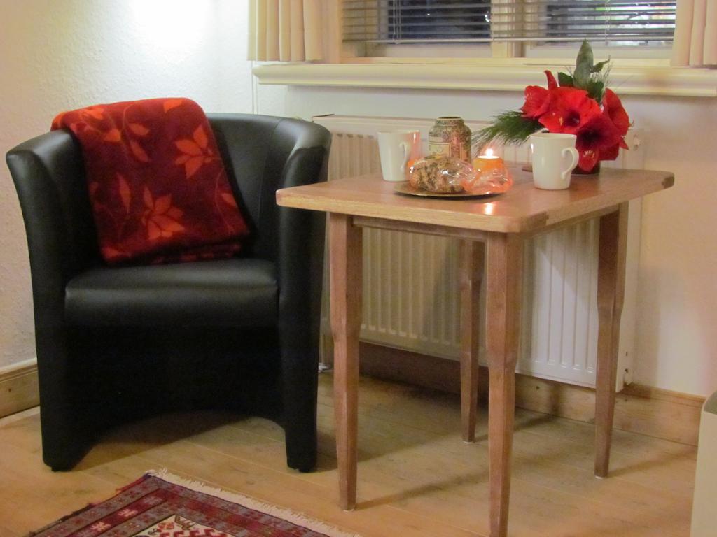 Apartments Im Froschhaus Mit Fruehstueckskuechen Friedrichstadt Rom bilde