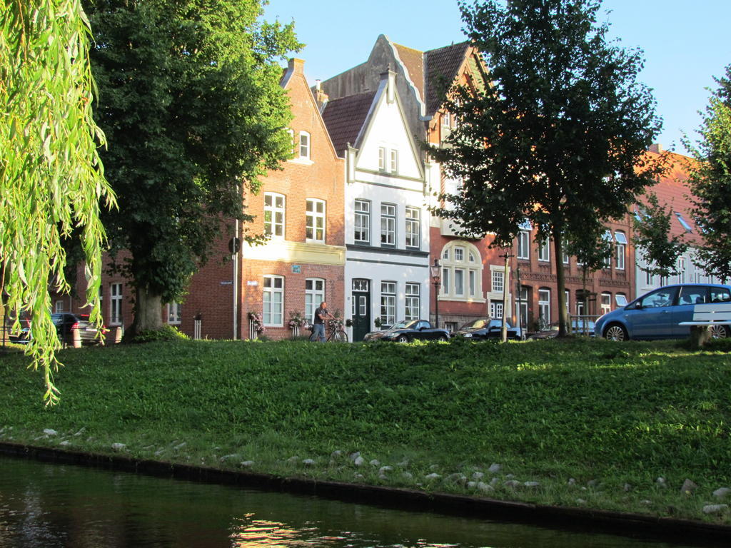 Apartments Im Froschhaus Mit Fruehstueckskuechen Friedrichstadt Eksteriør bilde